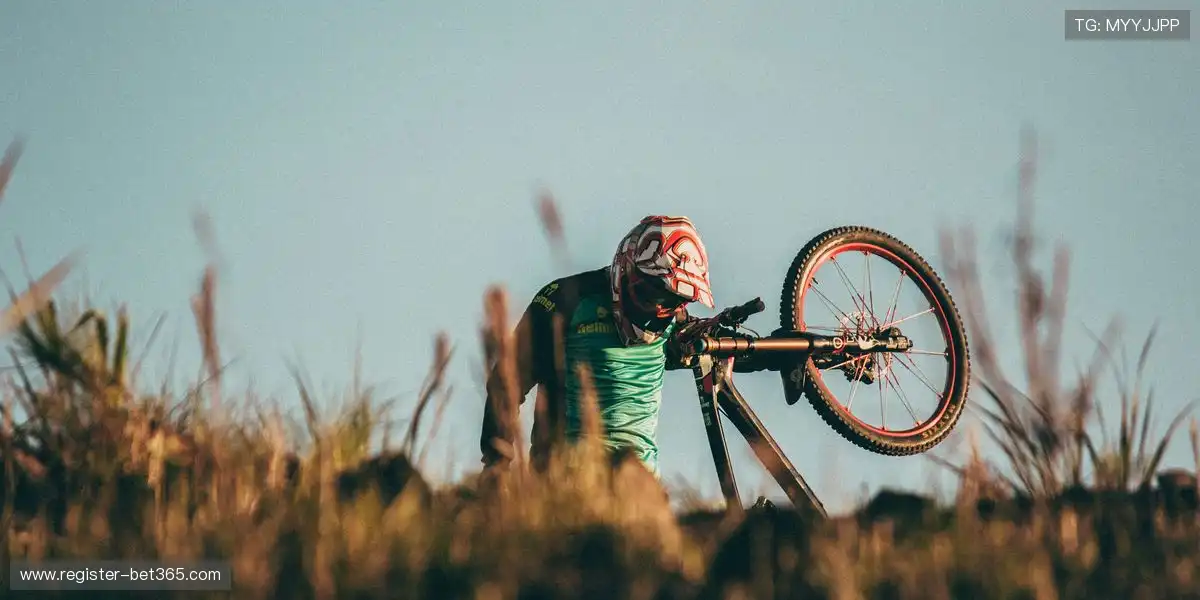 申花力拼中,超冠军,锋线体能悬,世界杯外围,2026世界杯,投注指南,最新赔率,赛事分析