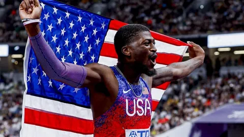 杰倫六次助攻受馬祖拉表彰，組織能力助賽場出賽