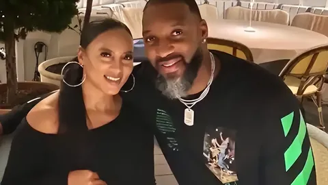 “蓝月征程再闯足总杯四强，七载荣耀续写传奇篇章”